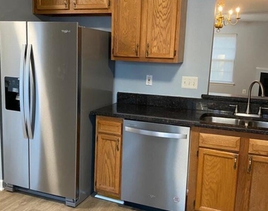 105 Climbing Ivy Court - Photo Thumbnail 4