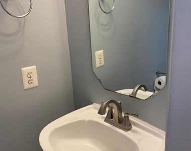 105 Climbing Ivy Court - Photo Thumbnail 5