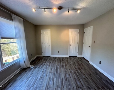 3411 Balfour E - Photo Thumbnail 14