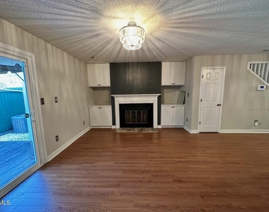 3411 Balfour E - Photo Thumbnail 11