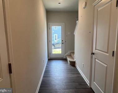 147 Tigney Drive - Photo Thumbnail 24