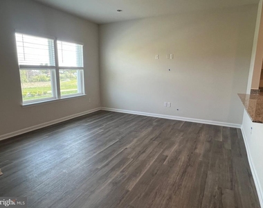 147 Tigney Drive - Photo Thumbnail 34
