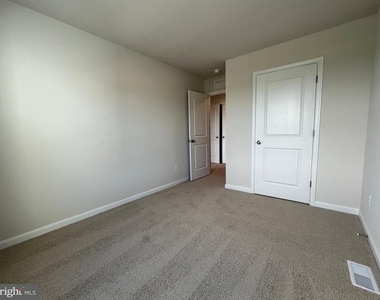 147 Tigney Drive - Photo Thumbnail 2