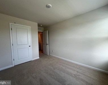 147 Tigney Drive - Photo Thumbnail 10