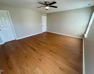 2932 Glade Aster Court - Photo Thumbnail 13
