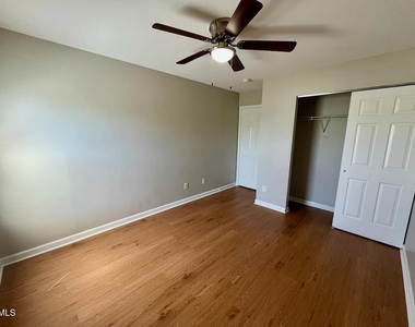 2932 Glade Aster Court - Photo Thumbnail 11