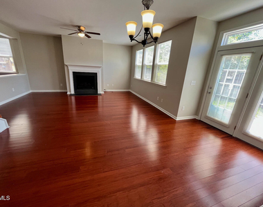 2932 Glade Aster Court - Photo Thumbnail 4