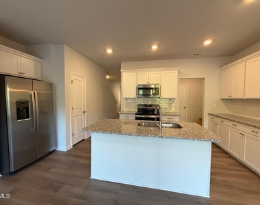152 Fideaux Boulevard - Photo Thumbnail 7
