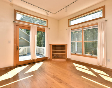 102 Mallard Court - Photo Thumbnail 22