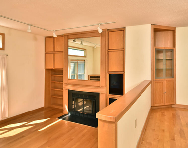 102 Mallard Court - Photo Thumbnail 11