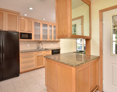 102 Mallard Court - Photo Thumbnail 2