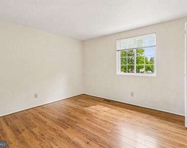 7226 Marr Drive - Photo Thumbnail 7