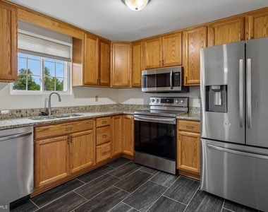 7226 Marr Drive - Photo Thumbnail 5