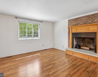 7226 Marr Drive - Photo Thumbnail 2