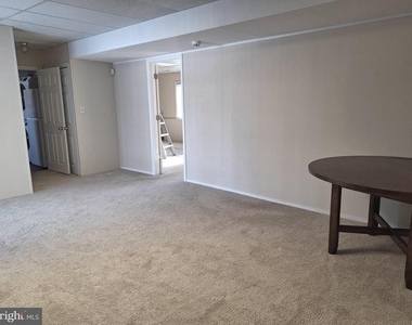10506 Oak Place - Photo Thumbnail 7