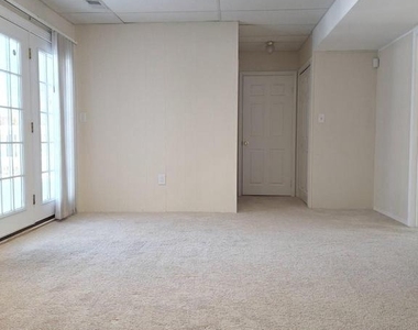 10506 Oak Place - Photo Thumbnail 8