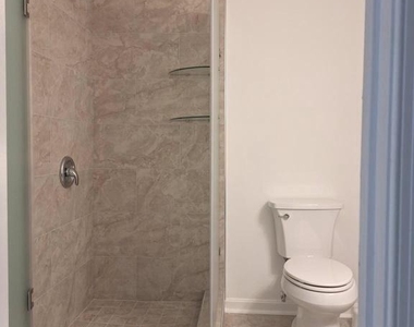 10506 Oak Place - Photo Thumbnail 10