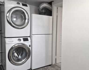 10506 Oak Place - Photo Thumbnail 11