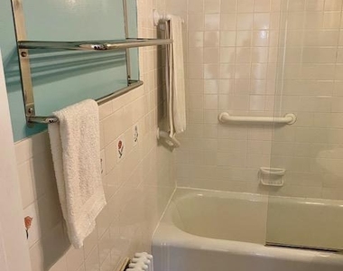 503 Wolfe Street - Photo Thumbnail 8