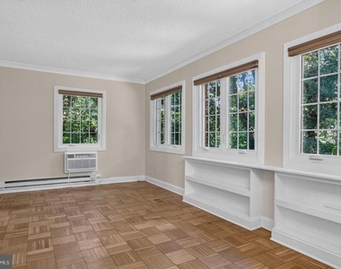 1557 Mount Eagle Place - Photo Thumbnail 11