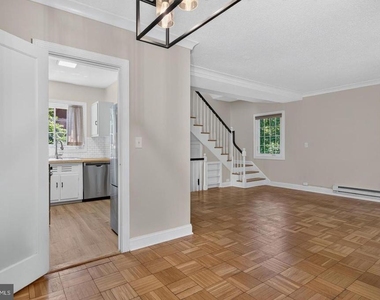 1557 Mount Eagle Place - Photo Thumbnail 9