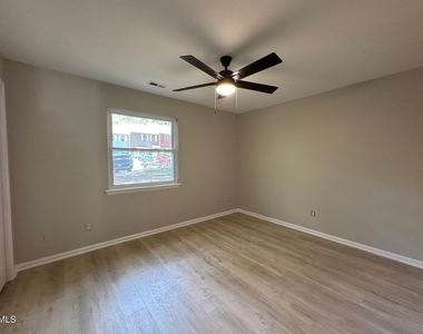 5400 Pine Top Circle - Photo Thumbnail 9