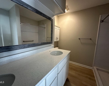 5400 Pine Top Circle - Photo Thumbnail 16