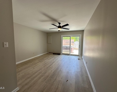 5400 Pine Top Circle - Photo Thumbnail 13