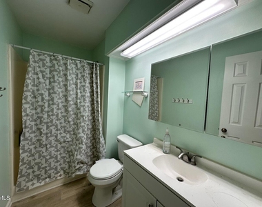 5400 Pine Top Circle - Photo Thumbnail 11