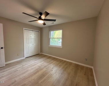 5400 Pine Top Circle - Photo Thumbnail 10