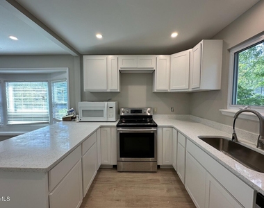 5400 Pine Top Circle - Photo Thumbnail 2