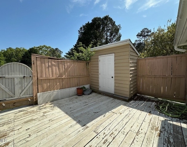 5400 Pine Top Circle - Photo Thumbnail 17