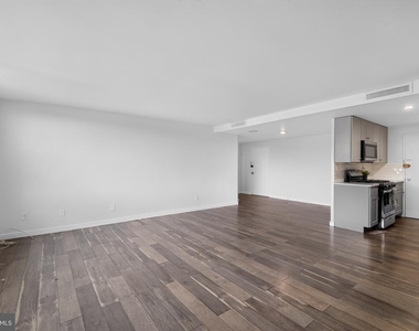 4600 Duke Street - Photo Thumbnail 7