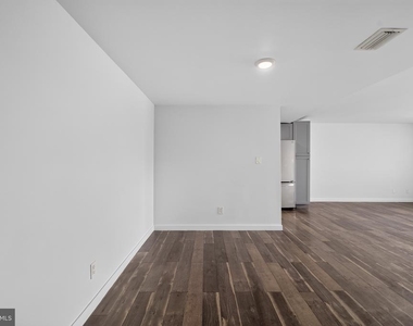 4600 Duke Street - Photo Thumbnail 12