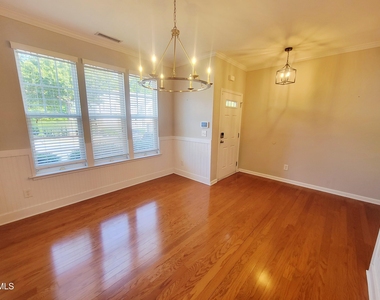 6058 Viking Drive - Photo Thumbnail 5