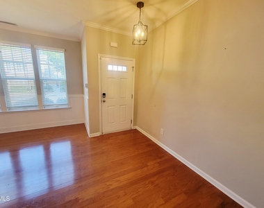 6058 Viking Drive - Photo Thumbnail 2