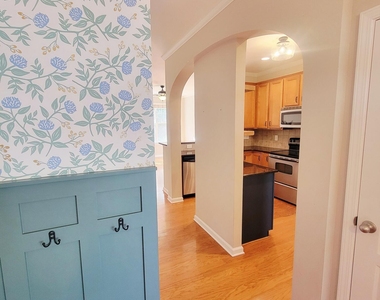 6058 Viking Drive - Photo Thumbnail 8