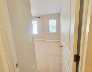6058 Viking Drive - Photo Thumbnail 33