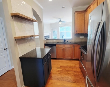 6058 Viking Drive - Photo Thumbnail 10