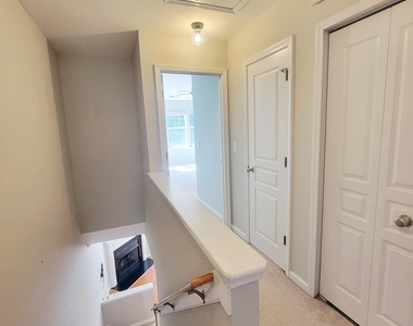 6058 Viking Drive - Photo Thumbnail 22