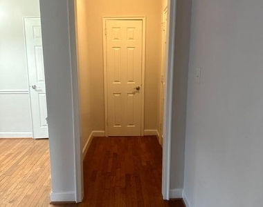 205 E Glebe - Photo Thumbnail 1