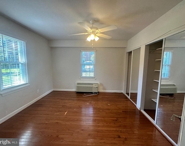 205 E Glebe - Photo Thumbnail 9