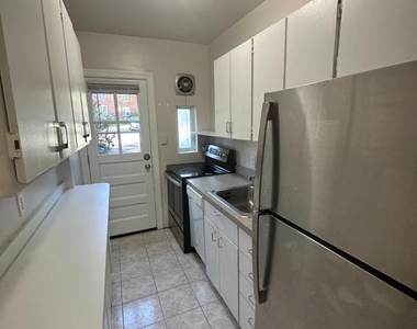 205 E Glebe - Photo Thumbnail 4