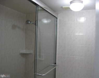 309 Yoakum Parkway - Photo Thumbnail 23