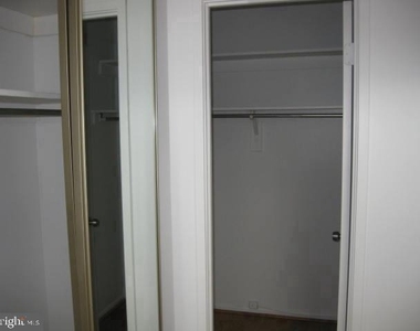 309 Yoakum Parkway - Photo Thumbnail 26