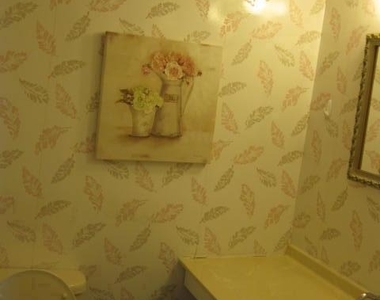 309 Yoakum Parkway - Photo Thumbnail 22