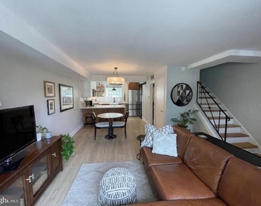 3824 Jay Avenue - Photo Thumbnail 1