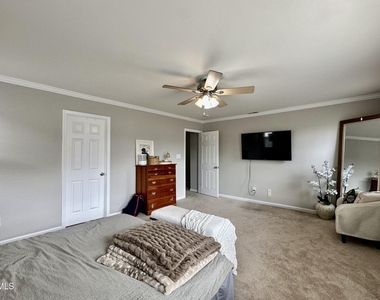 9826 Grettle Court - Photo Thumbnail 8