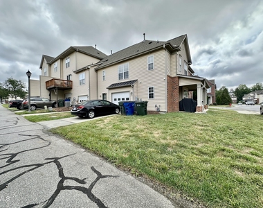9826 Grettle Court - Photo Thumbnail 15