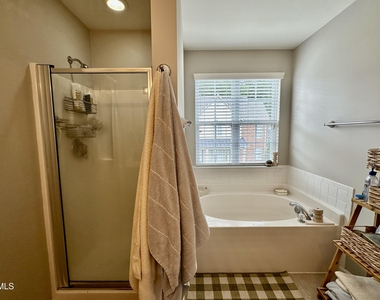 9826 Grettle Court - Photo Thumbnail 10